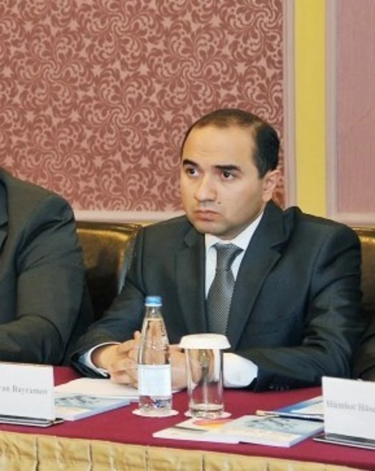 Milli Məclisin deputatı: Bələdiyyələrin bu layihələrinə xərclənən vəsait havaya buraxılan pullar olacaq