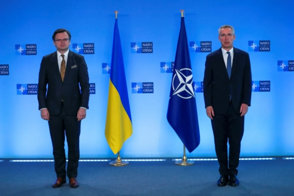 NATO-nun Baş katibi: Rusiya sərhədə hərbçi toplamağa son qoymalıdır