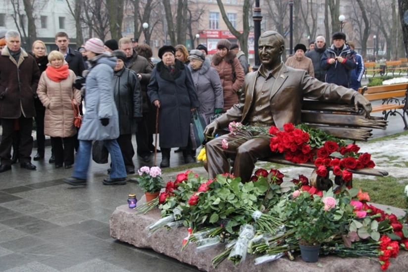 ​В Кременчуге открыли памятник мэру Олегу Бабаеву