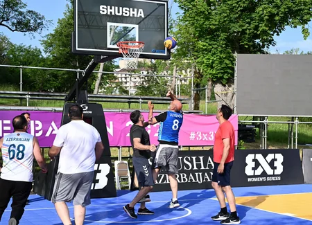 Gənclər və idman naziri Şuşada basketbol oynayıb