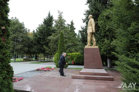 Saleh Məmmədov Qəbələ və Oğuz sakinlərini qəbul edib