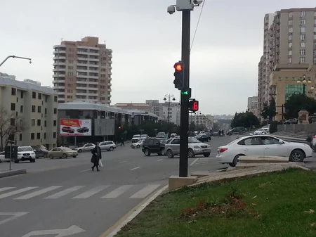 Bakı yollarında hərəkət qaydaları dəyişdirilir - FOTO