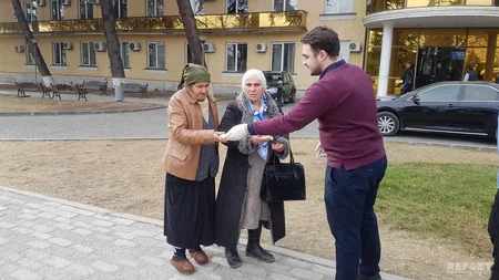Azərbaycanlı gənclər etiraz aksiyası keçirdilər