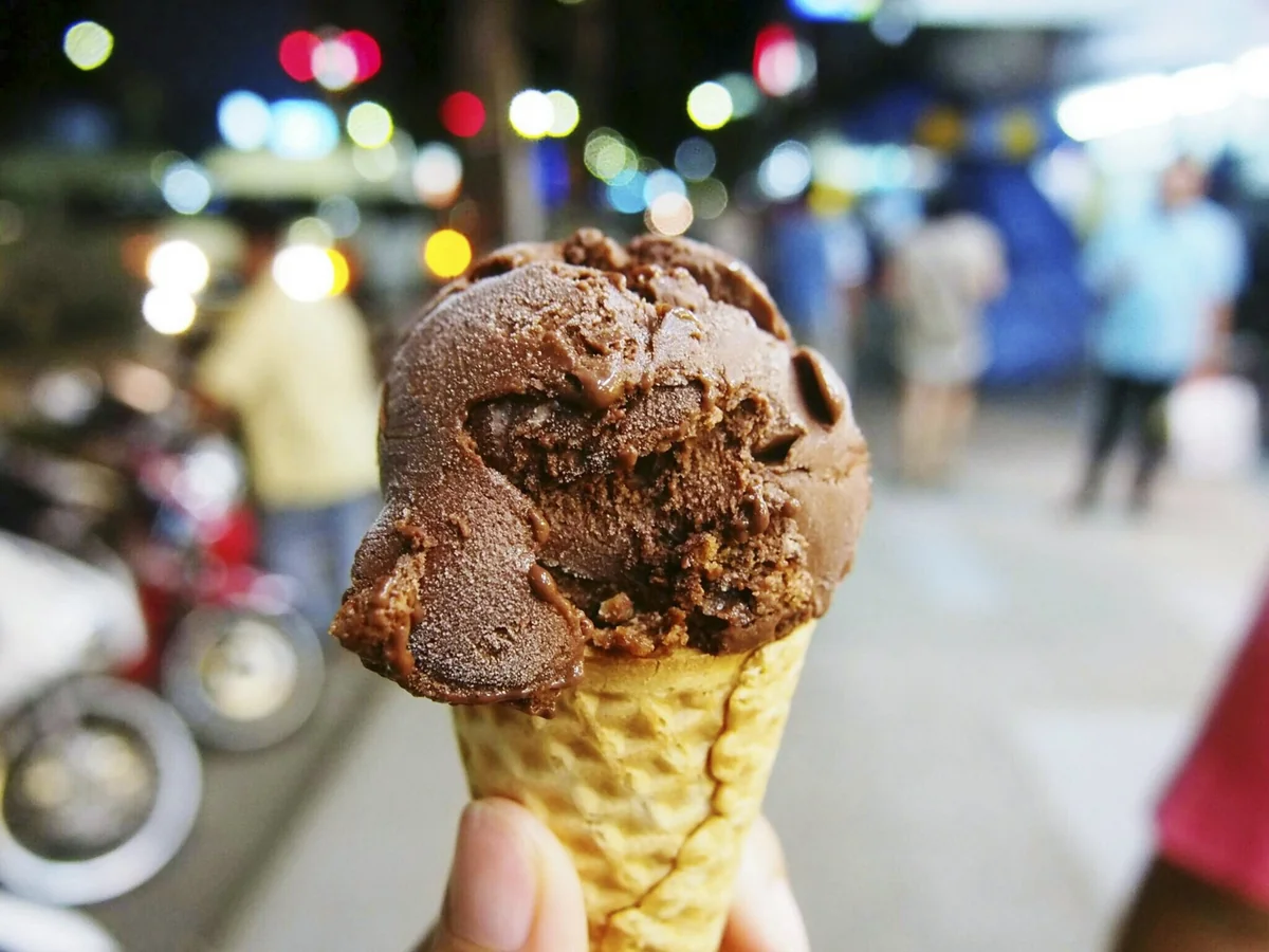 Azerbaijan starts supplying ice cream from another country