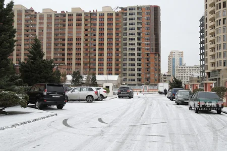 Snowy Baku - PHOTOS