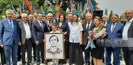 Milli Qəhrəman İsgəndər Aznaurovun büstü yenilənib