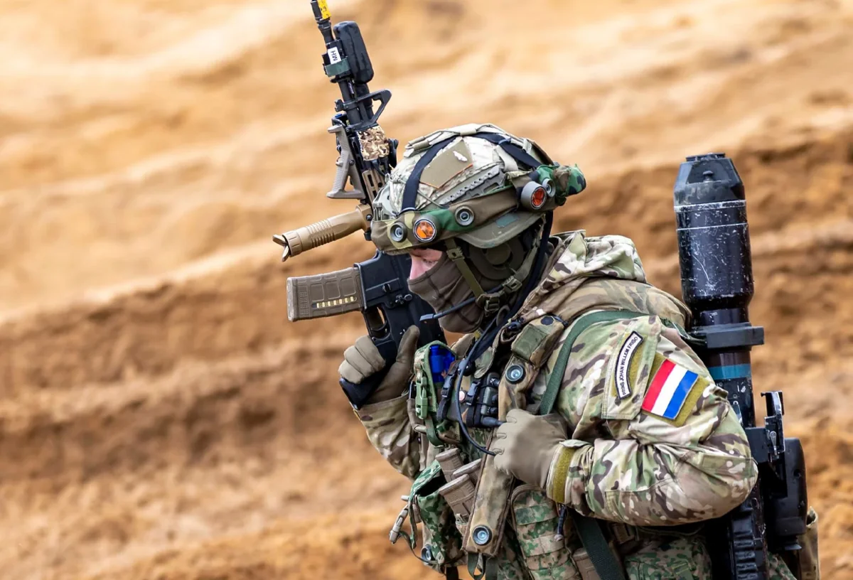 Niderland Polşaya 300-ə yaxın hərbçi göndərməyi planlaşdırır