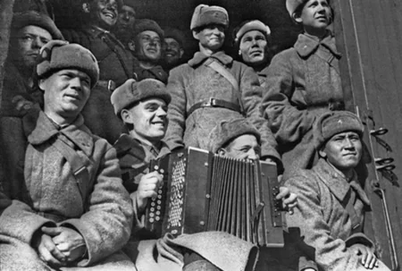 ​Информсовет СНГ представляет фотовыставку 70 лет Победы - ФОТО