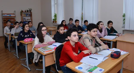 Beynəlxalq olimpiadalara hazırlıq mərkəzinə mediatur olub