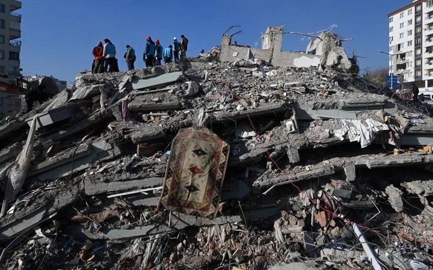 Türkiyə hərbçiləri zəlzələdən 140 saat sonra 57 yaşlı qadını xilas ediblər