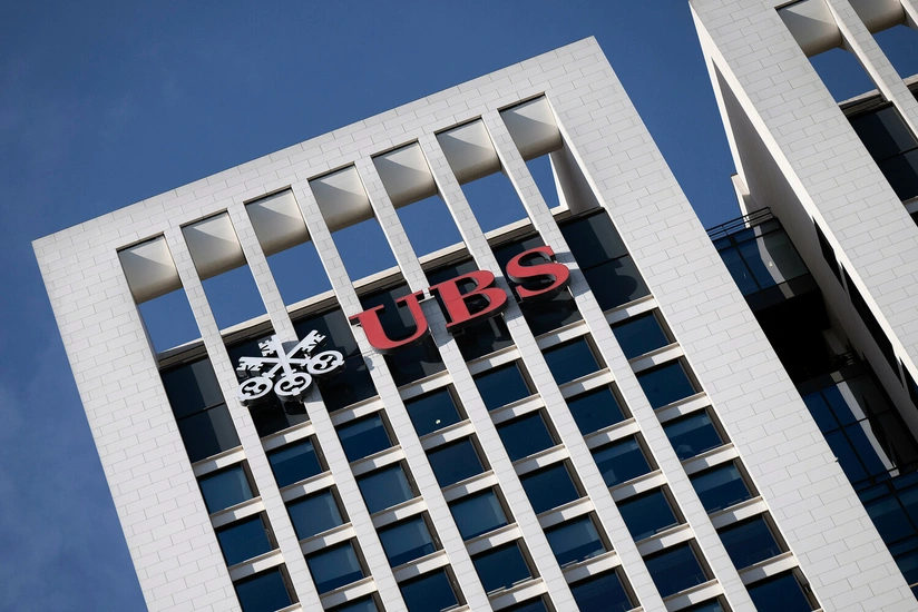 Крупнейший банк Швейцарии UBS приобрел Credit Suisse
