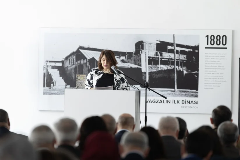 “Ədibin Evi”nin ADY ilə birgə “Qatarda oxu” layihəsi üçün hazırladığı kitabın təqdimatı olub