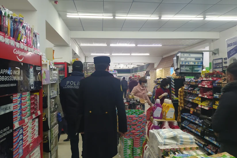 Polis Ağdaş və Şəkidə reydlər keçirdi, qaydaları pozanlar cərimələndi