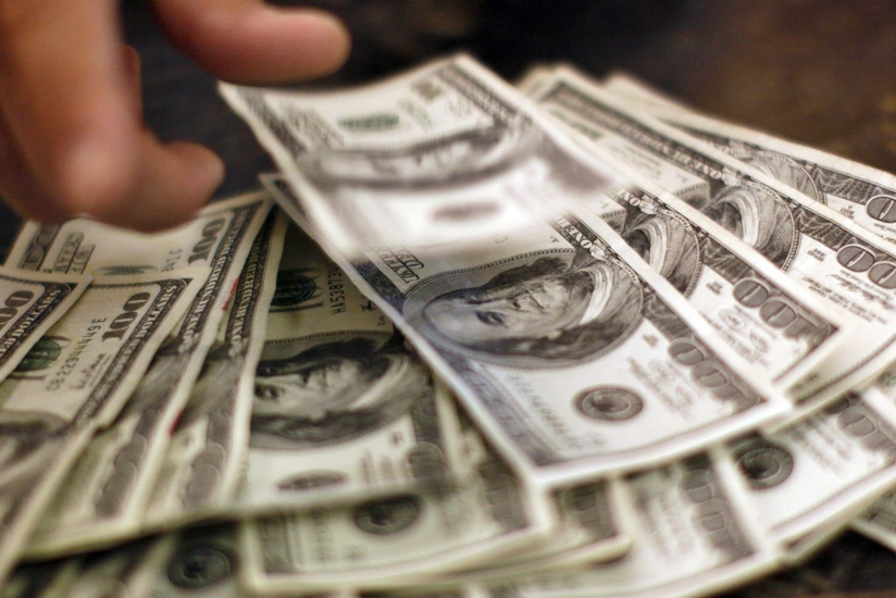 Azerbaijan-based banks see decline in dollar purchase