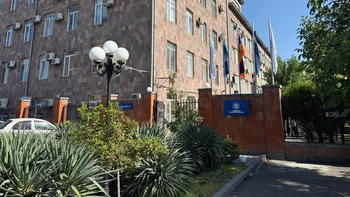 İrəvanda həbs edilmiş iş adamı Karapetyanın 10 tərəfdarı saxlanılıb - YENİLƏNİB