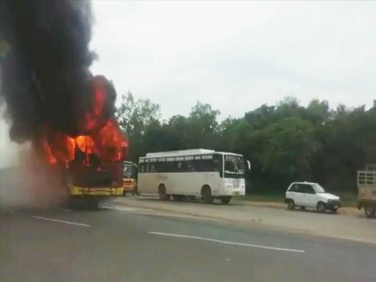 Крупное ДТП в Иране: погибли три человека, шестеро пострадали