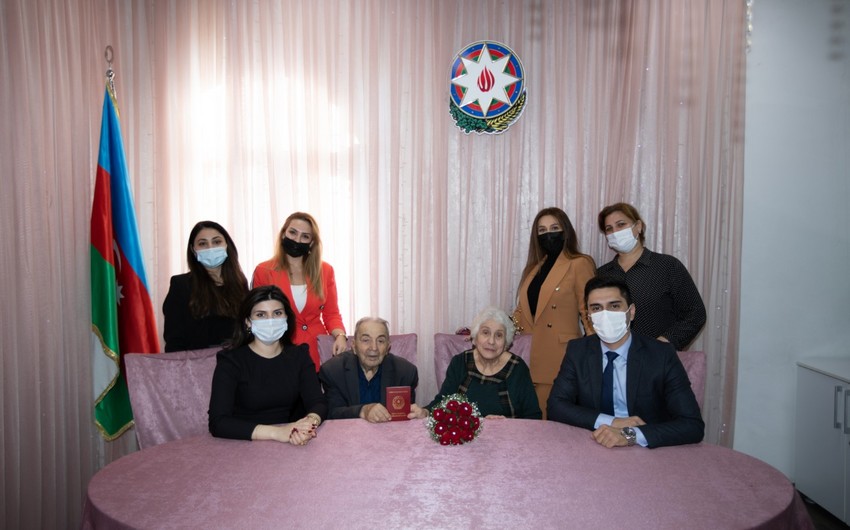 Bakıda 87 yaşlı kişi və 78 yaşlı qadın ailə qurub