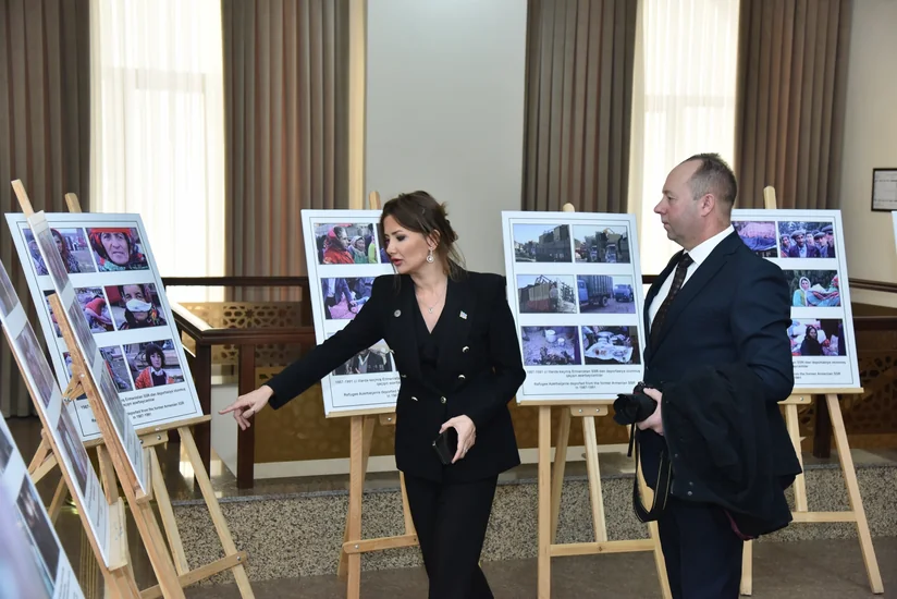 Litvalı jurnalist azərbaycanlıların sonuncu deportasiyasına aid fotoşəkillərlə tanış olub