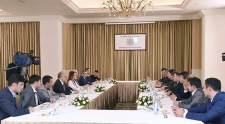 Azərbaycanın Birinci vitse-prezidenti aprel döyüşləri zamanı yaralanmış bir qrup əsgər və zabitlə görüşüb