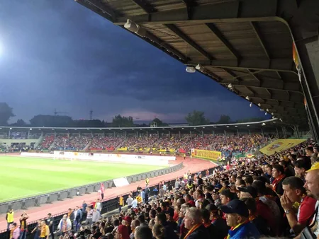Silahın paytaxtında futbol tamaşası - Rəqibi tərksilah edən Neftçi  - REPORTAJ - VİDEO
