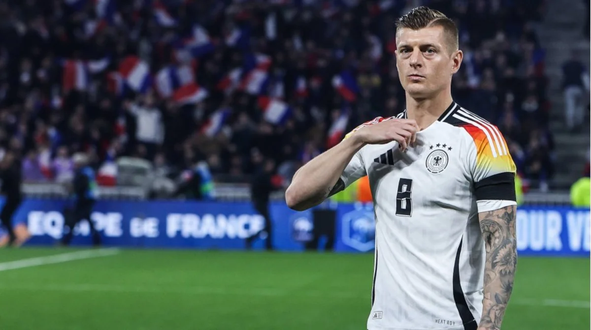 Dünya çempionu olan məşhur futbolçu karyerasını başa vurur