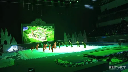 Azərbaycan Gimnastika Federasiyası tamaşaçılara Yeni il şousu təqdim edib - FOTO