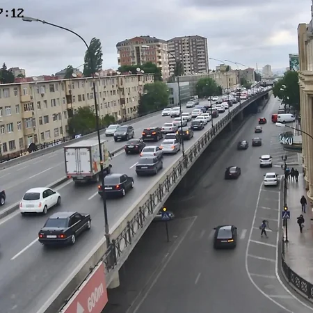 Bakının bəzi yollarında tıxac yaranıb - SİYAHI