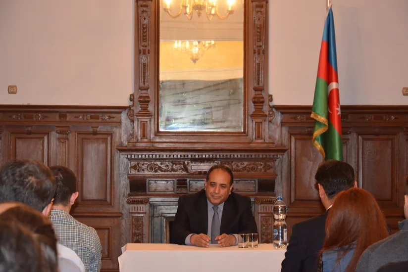 Vilayət Quliyev Macarıstanın ali məktəblərinə qəbul olunan azərbaycanlı tələbələrlə görüşüb