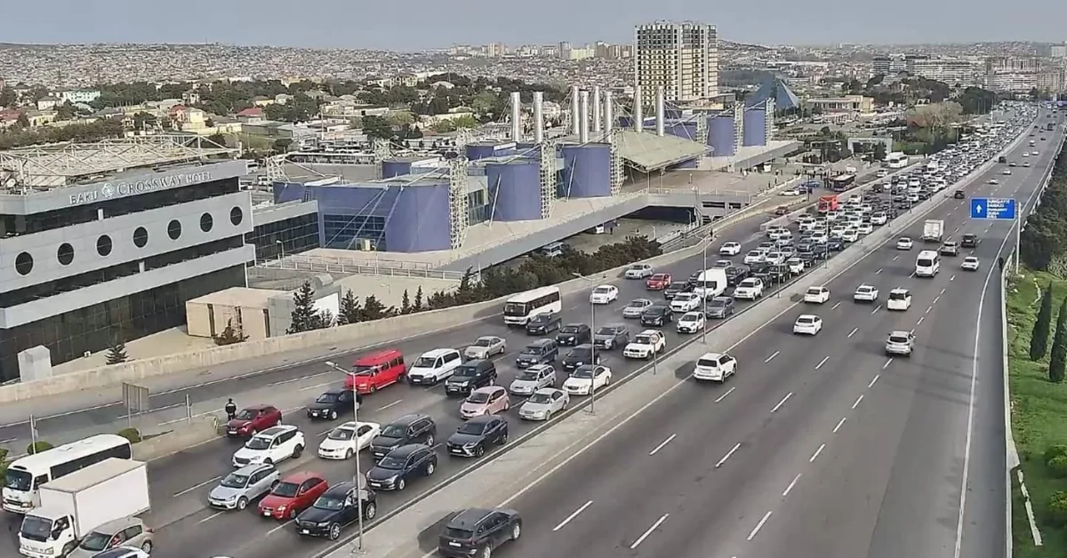 Bakının bir sıra yollarında tıxac müşahidə edilir