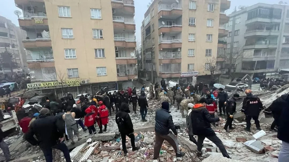 Спасатели извлекли из-под завалов в Малатье 4 азербайджанских студентов