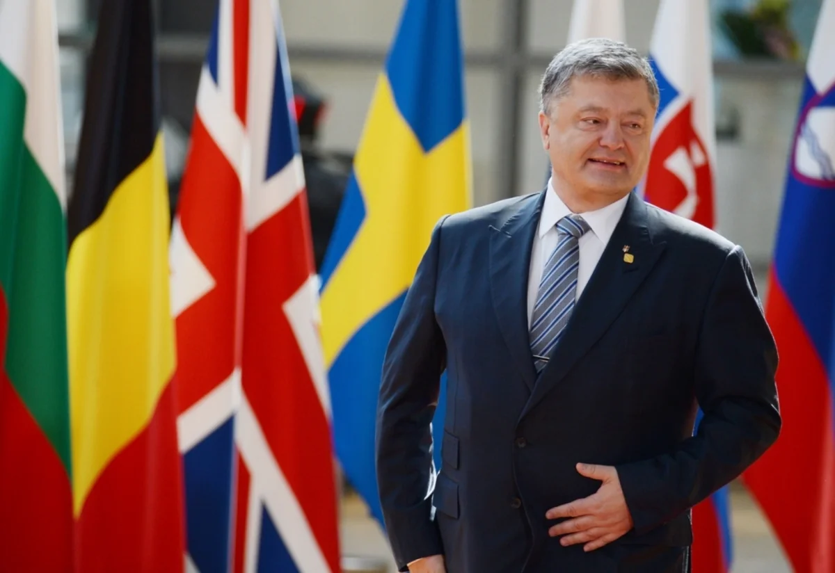 Порошенко поблагодарил США за новые санкции против России