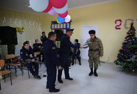 Bu gün bütün hərbi hissələrdə “Açıq qapı” günü keçirilib
