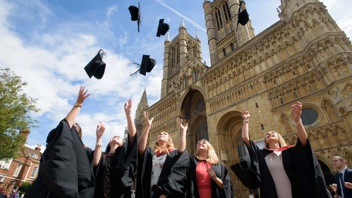 В руководстве ТОП-100 компаний Британии почти нет выпускников Оксбриджа