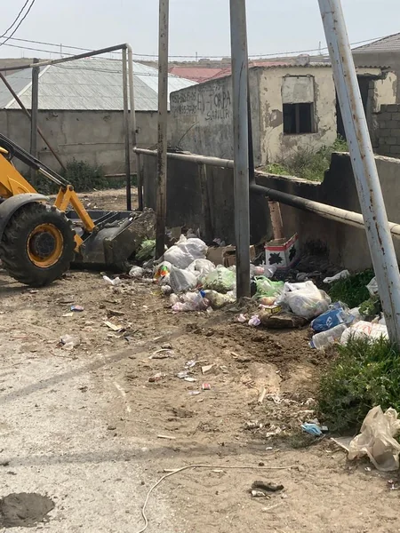 “Qanlıgöl”ə zibil atan vəzifəli şəxs və sürücü cərimələnib