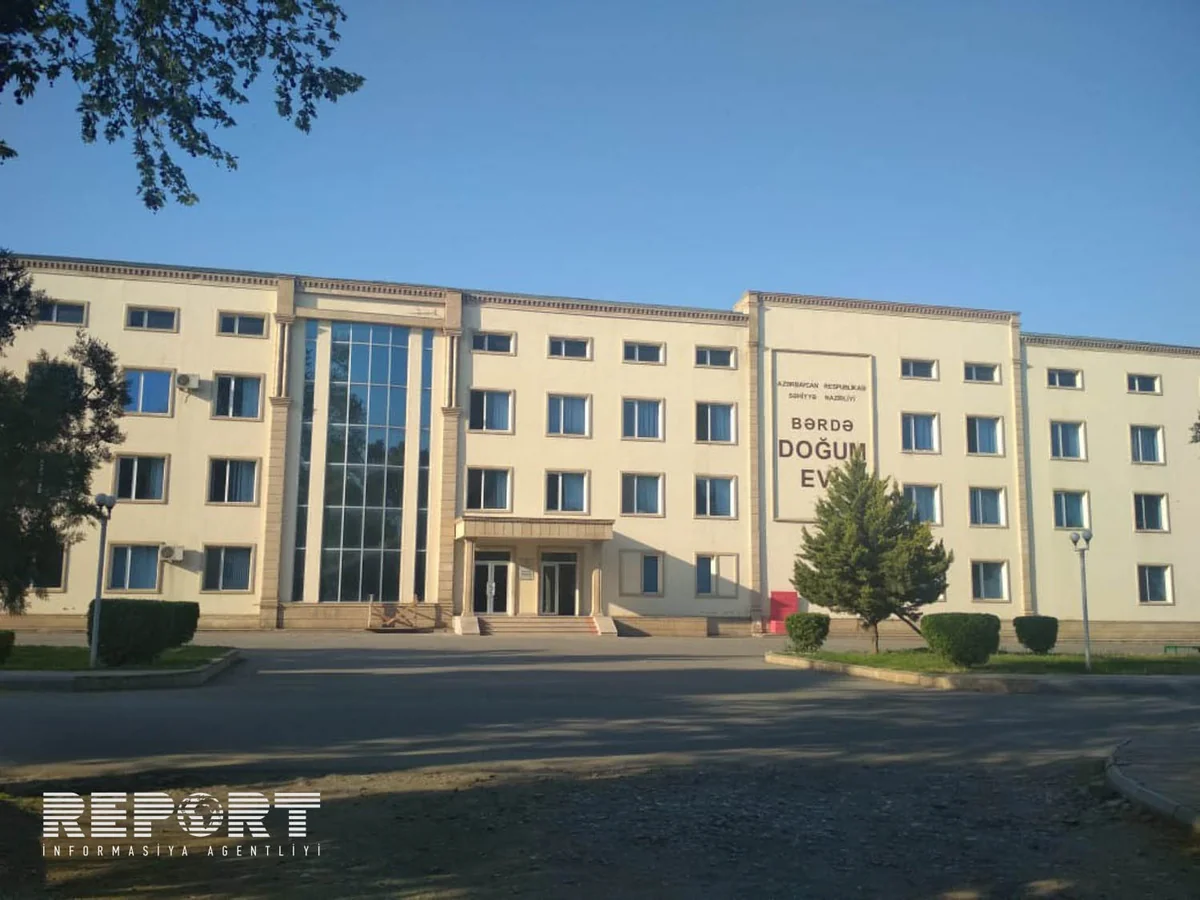 Azərbaycanda həkim yad cismi xəstənin qarnında unudub - FOTO