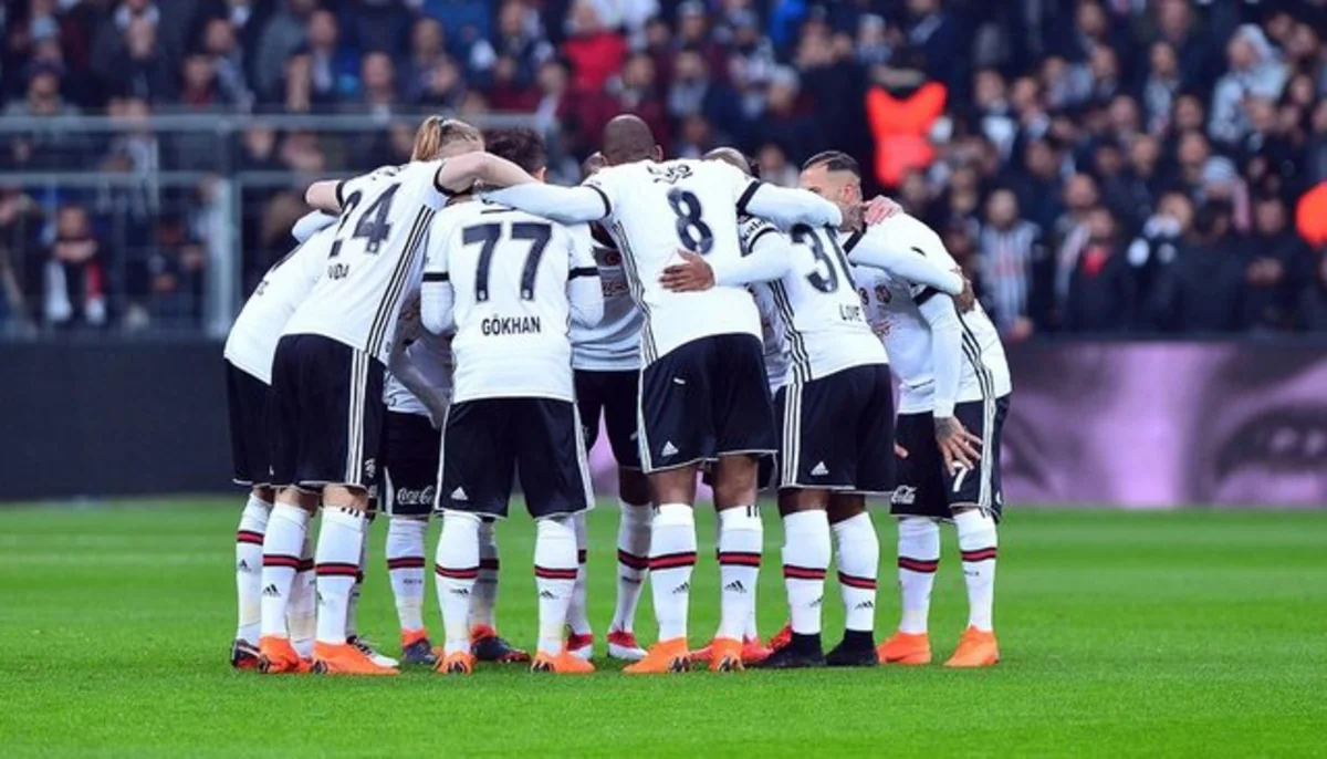 Beşiktaş Fənərbağçanın məğlubiyyətsiz oyunlar seriyasına son qoyub