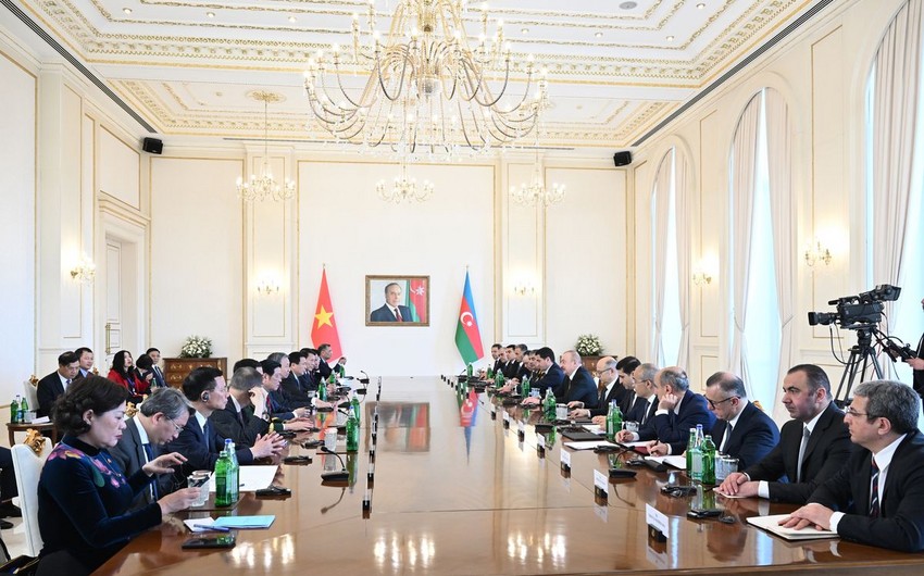 President Ilham Aliyev's expanded meeting with General Secretary of Central Committee of Communist Party of Vietnam commences