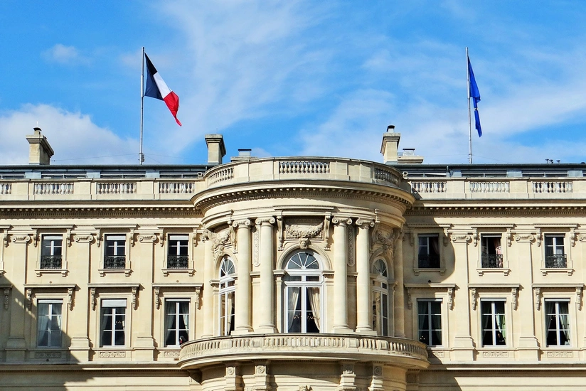 Fransa XİN öz vətəndaşlarını İranı tərk etməyə çağırıb