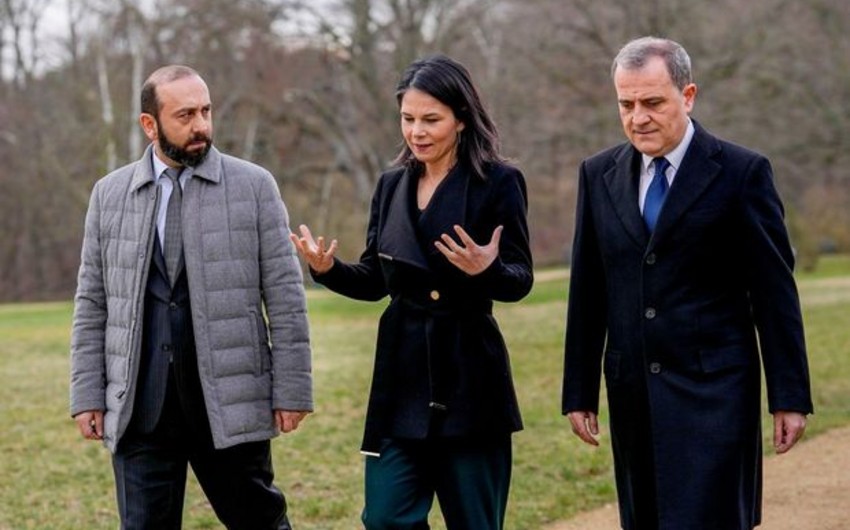 Meeting of Azerbaijani, German and Armenian FMs kicks off in Berlin