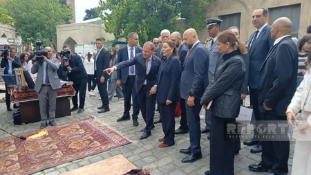 Mərakeş Krallığının şahzadəsi İçərişəhərdə təşkil edilən Xalça Festivalında olub