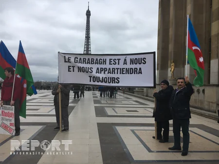 Parisdə yaşayan azərbaycanlılar Sarkisyanın Fransaya səfərinə və erməni təcavüzünə qarşı etiraz aksiyası keçiriblər - FOTO - VİDEO