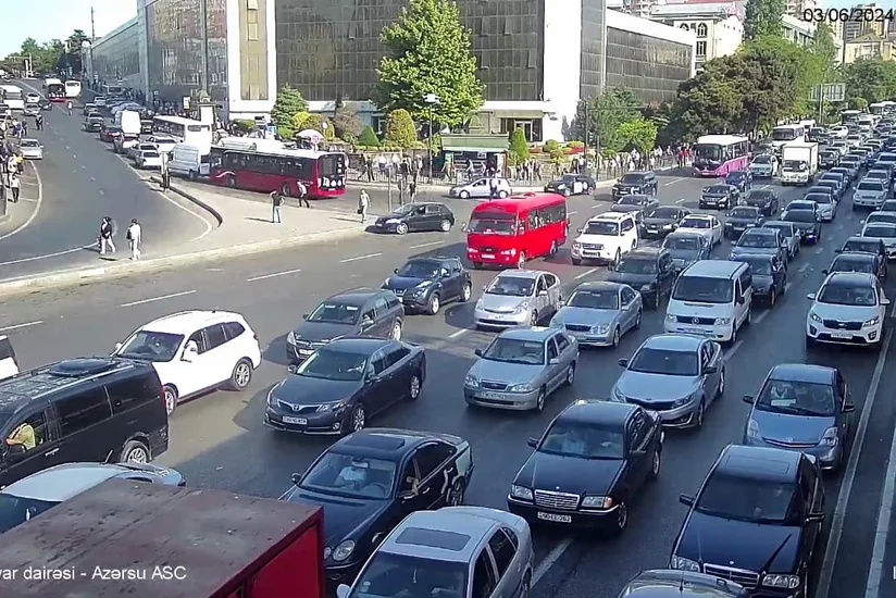 Bakının bir sıra yollarında tıxac müşahidə olunur