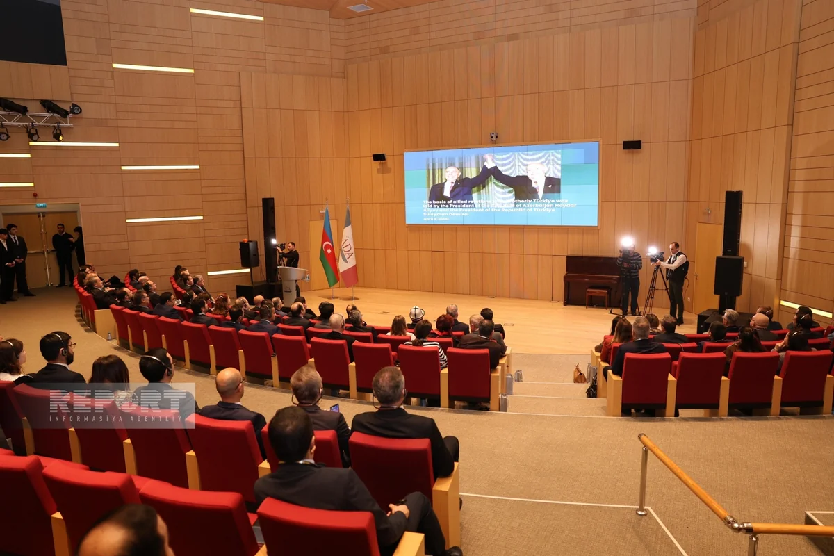 ADA Universitetində Diplomatik Protokol Bələdçisinin təqdimat mərasimi keçirilib - YENİLƏNİB