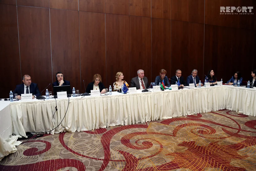 “Siyasi partiyaların maliyyələşdirilməsində şəffaflıq: siyasi partiyaların maliyyə hesabatlarının təqdim edilməsi” mövzusunda seminar başlayıb