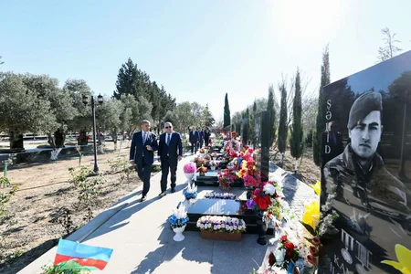 Şahin Bağırov Şirvan şəhərində vətəndaşları qəbul edib