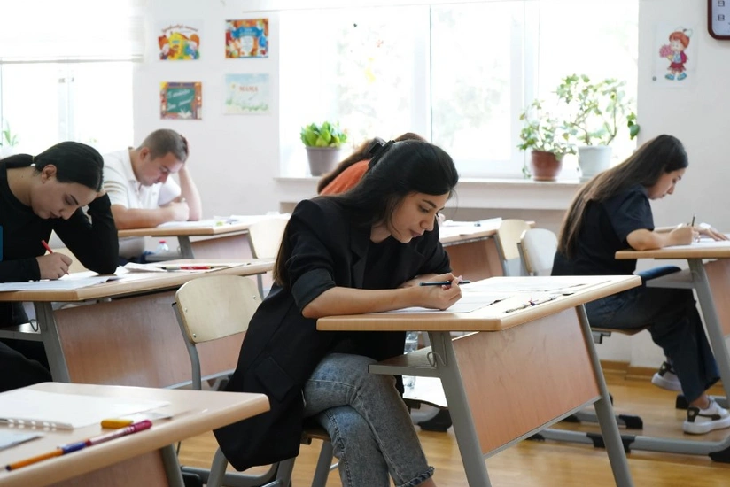 Dövlət qulluğunda inzibati icraçı vəzifələr üzrə test imtahanı keçirilib - YENİLƏNİB