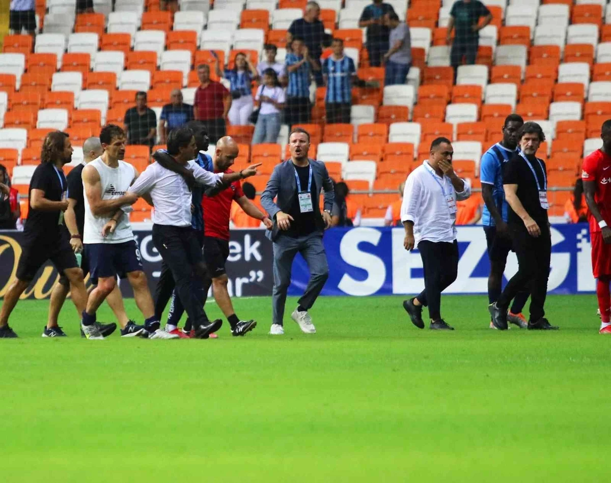 Türkiyə Super Liqasının oyunundan sonra Balotelli ilə bağlı qalmaqal baş verib