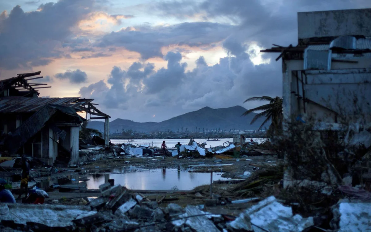 Typhoon Goni blasts Philippines and leaves 7 dead