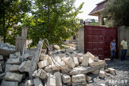 BŞİH Zeytunluqda qanunsuz zəbt olunmuş 16 torpaq sahəsinin hasarlarını söküb - FOTO - YENİLƏNİB