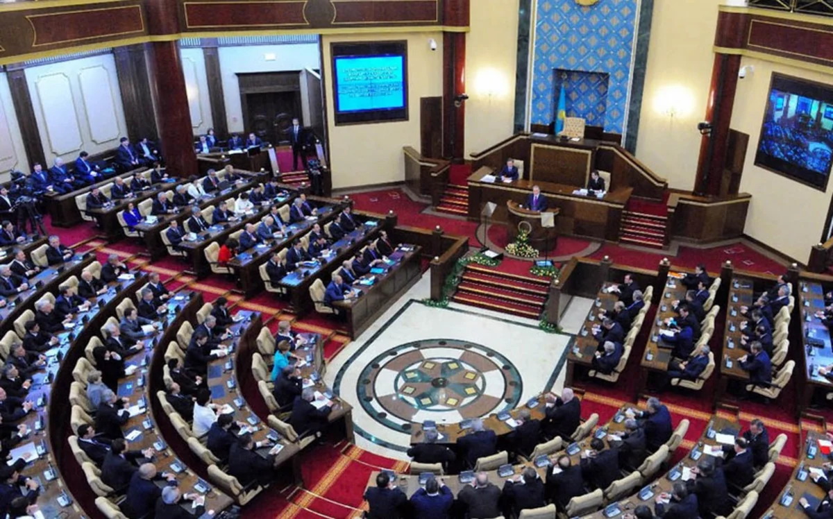 Парламент Казахстана ратифицировал протокол о защите Каспия от загрязнения